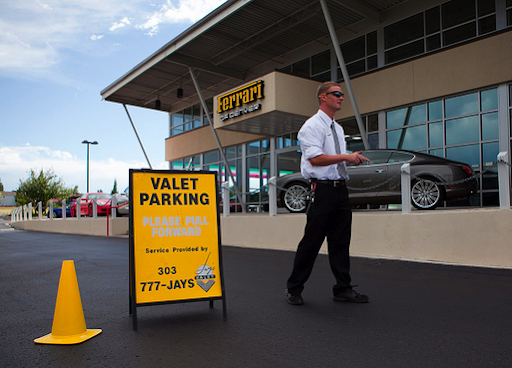 Some effective tips for hiring a valet parking service for your event